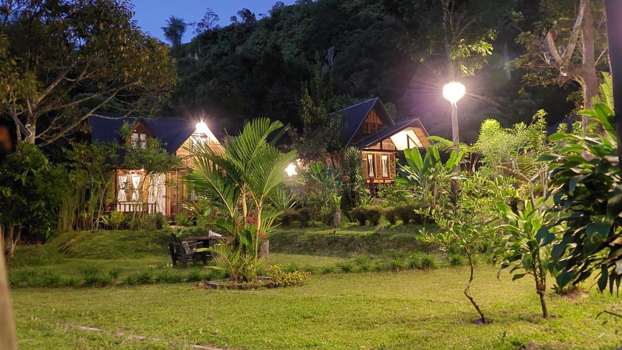 Canyon Jungle Stay Bukittinggi Εξωτερικό φωτογραφία
